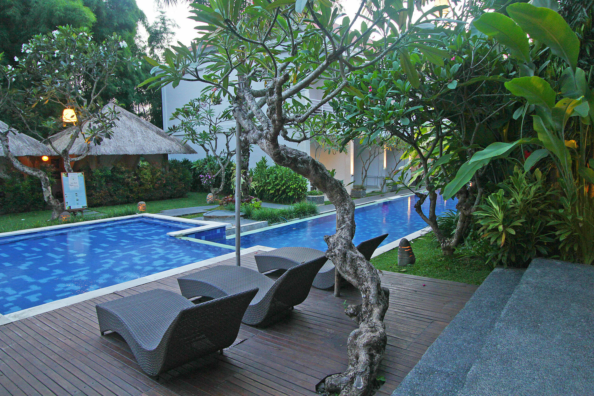 The Grand Sunti Hotel BALI Exterior photo